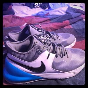 nike basketball shoes